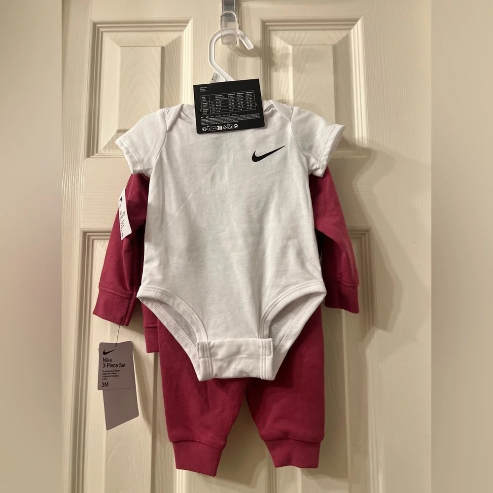 Nike Baby 3 Piece Body Suit Set - Picture 2 of 3